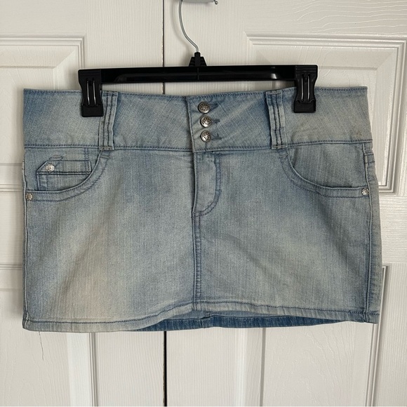 L.E.I Ashley Trouble Womens Sz 13 Embroidered Pockets Denim Skirt 00s Y2K Grunge - Picture 1 of 10